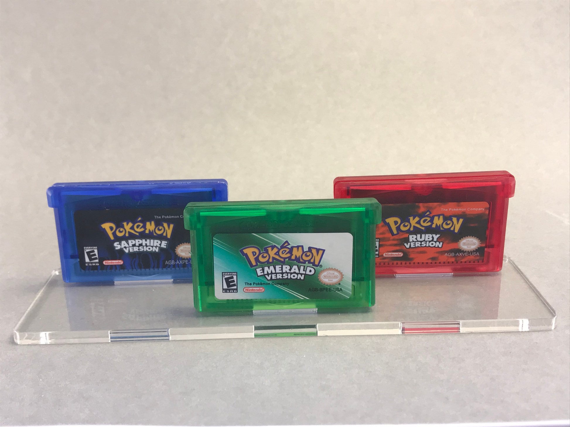 Acryl Aufsteller, Displayständer für Nintendo Gameboy 3er Modul  Pokemon