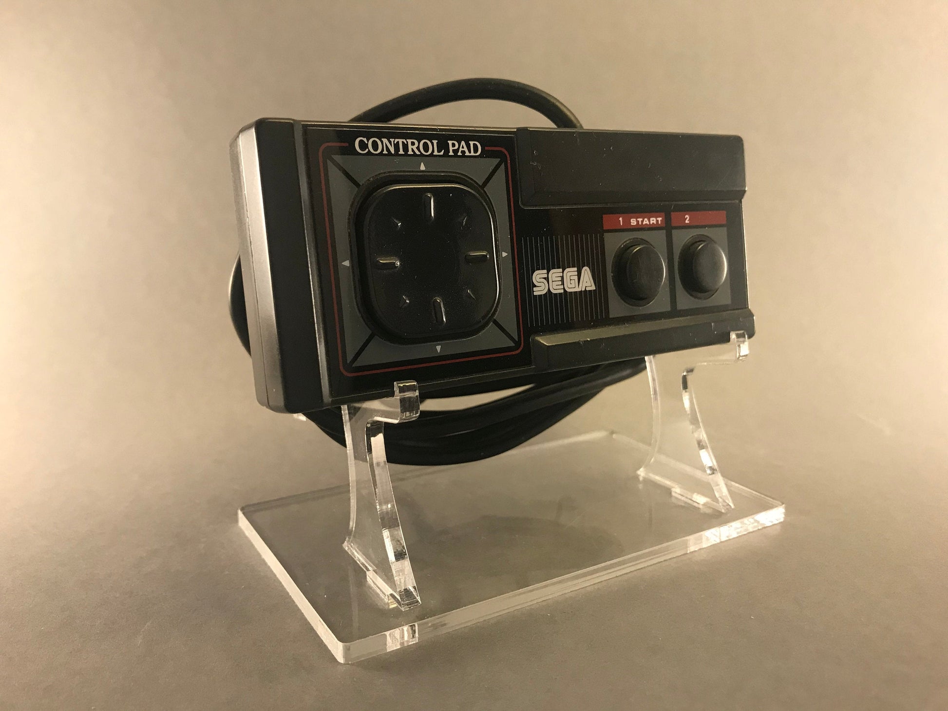 Acryl Aufsteller, Displayständer für Sega Master System Controller