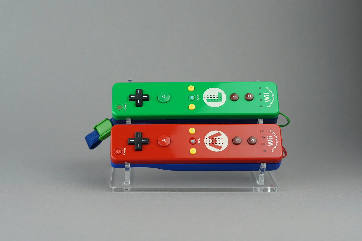 Acryl Duo Aufsteller, Displayständer für Nintendo Wii WiiU Remote WiiMote Controller